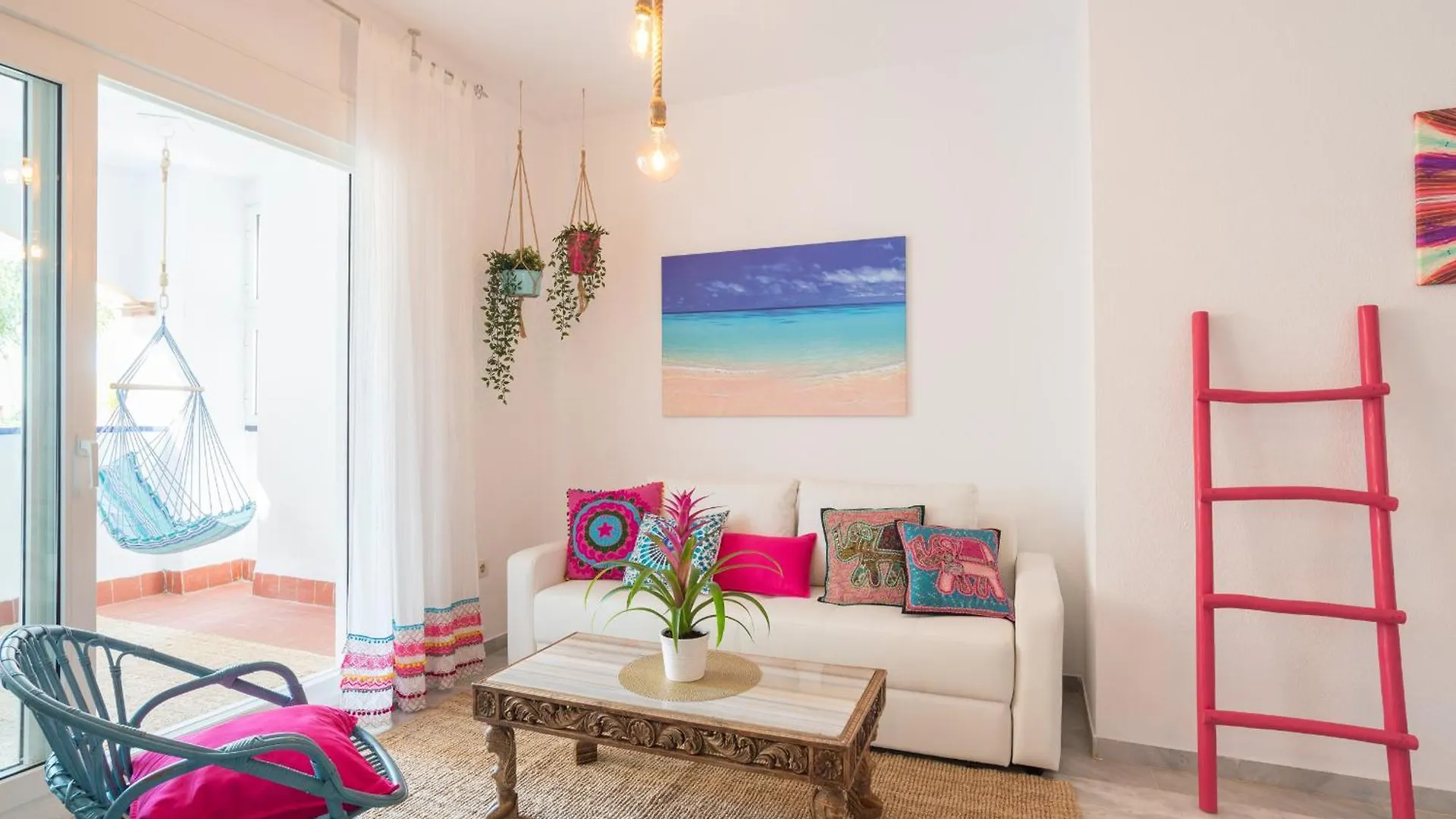 شقة Boho Chic- Beachfront - Free Bikes - Salt Water Pool توريمولينوس