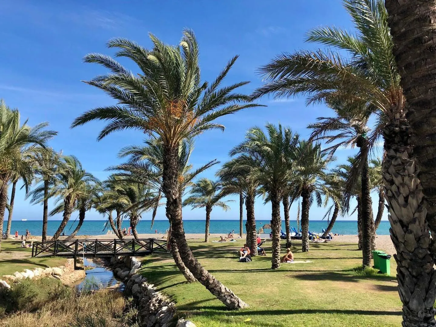 شقة Boho Chic- Beachfront - Free Bikes - Salt Water Pool توريمولينوس إسبانيا