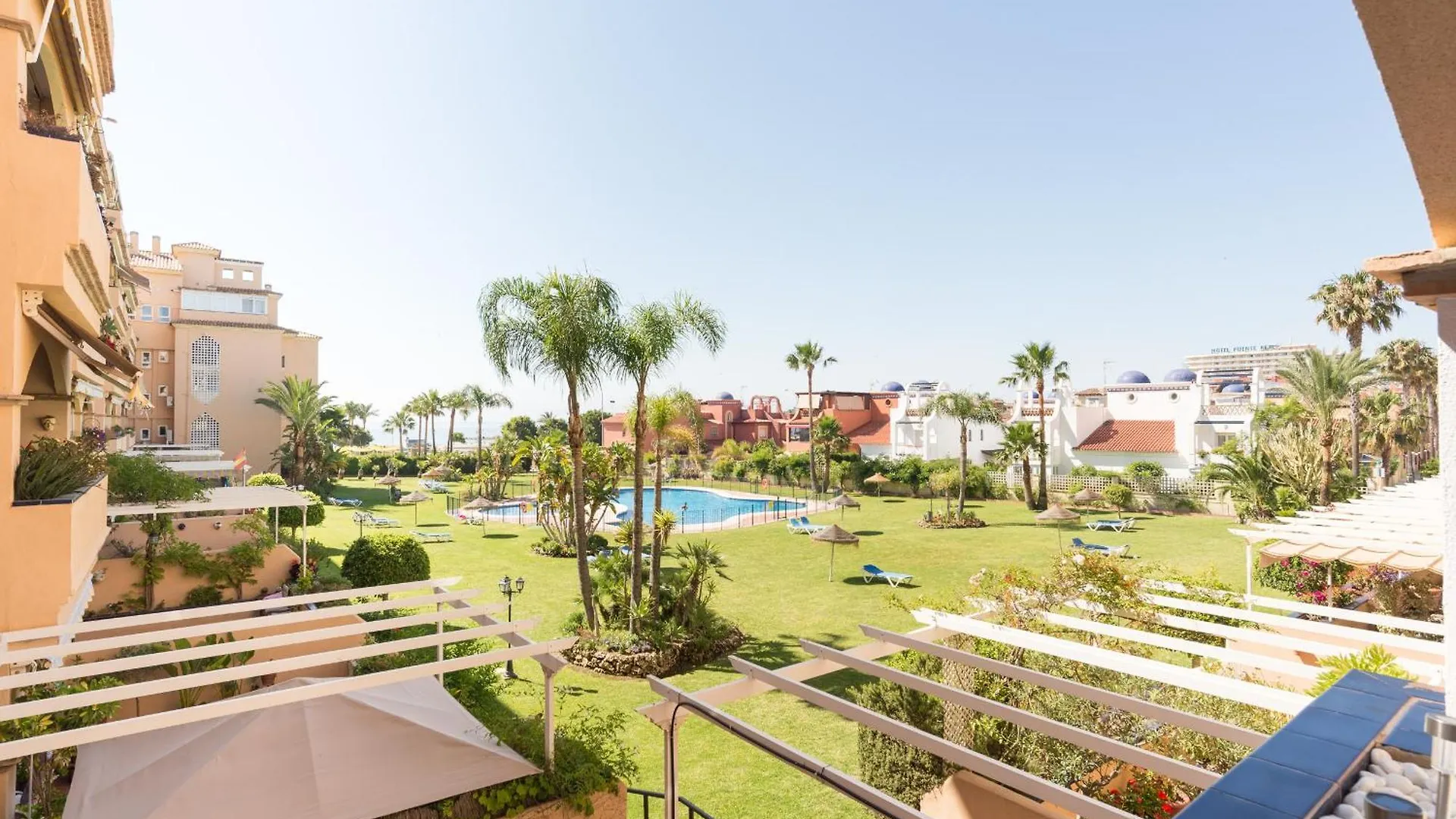 Boho Chic- Beachfront - Free Bikes - Salt Water Pool Torremolinos