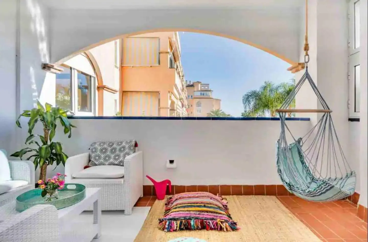 Boho Chic- Beachfront - Free Bikes - Salt Water Pool Torremolinos Spain