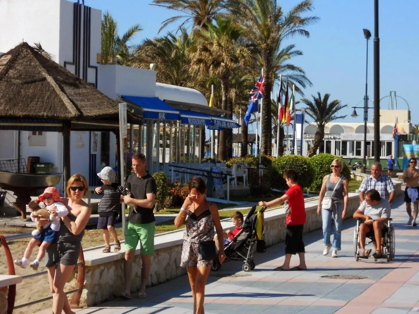 Boho Chic- Beachfront - Free Bikes - Salt Water Pool Torremolinos 0*,